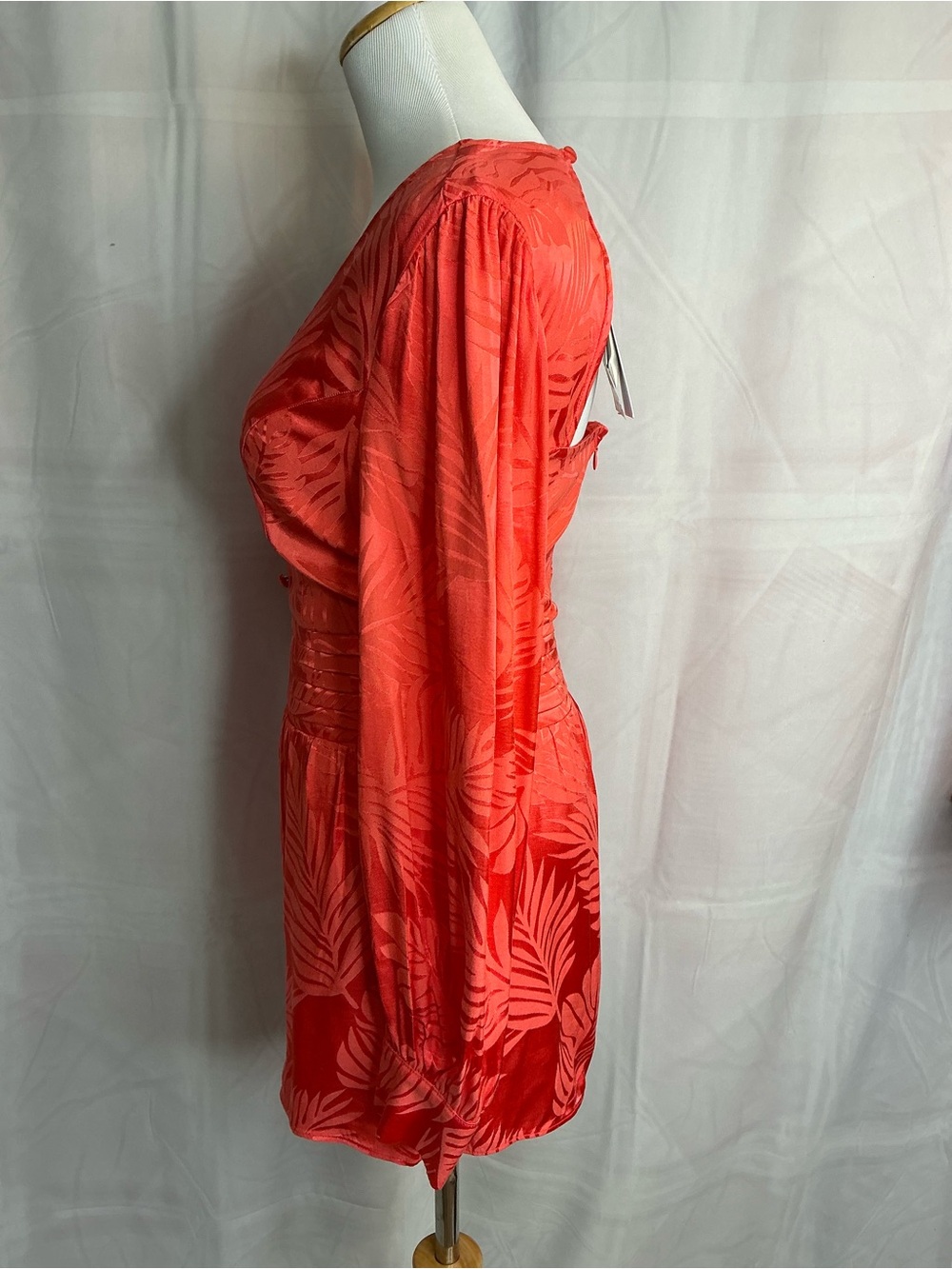 2335 - Guess Red Satin Leaf-Print Long Sleeve Mini Dress - Picture 5 of 12